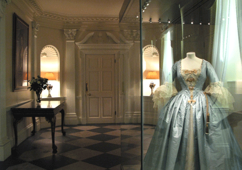 Exposition de robes à Kensington Palace